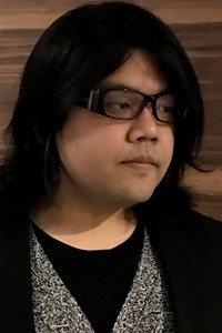 石塚玲依