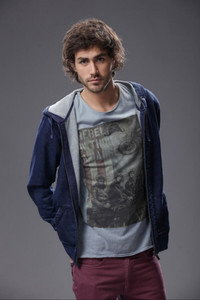 Vuelve Temprano