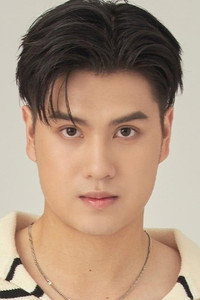 ณฐริศร์ วรกรเลิศสิทธิ์