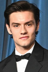 Louis Partridge