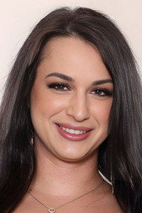 Khloe Kay