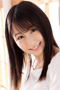 成田つむぎ