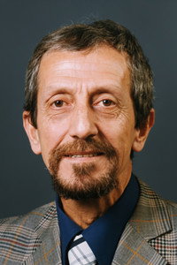 Necdet Yakın