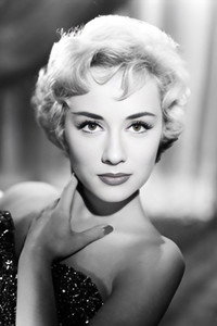 Carole Lesley