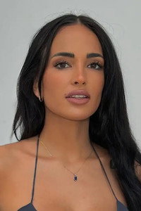 Claudia  Bavel