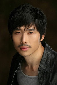 손현우