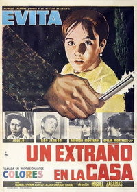Un extraño en la casa