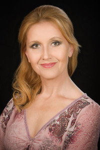 Ági Kökényessy