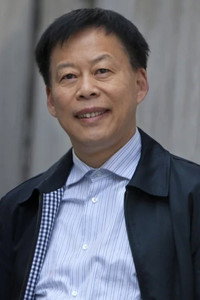 黄亚洲