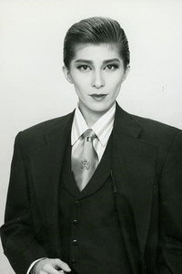 安寿ミラ