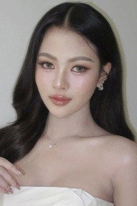 คลังพลอย ไวยพัฒน์