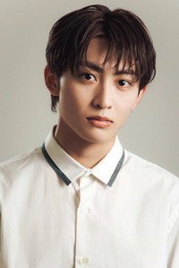 日野友輔