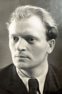 Юрий Аверин