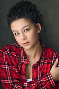 Tia Larsen
