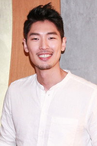 姜康哲