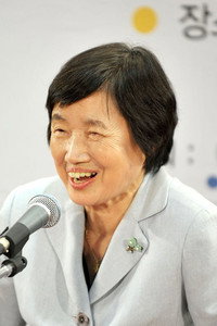 박완서